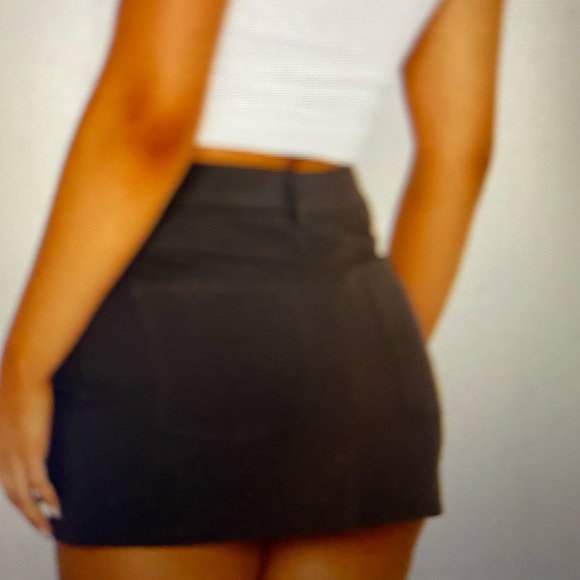 Women’s WhiteFox cargo skirt. NWT. Size Large. Charcoal color. - Picture 6 of 6